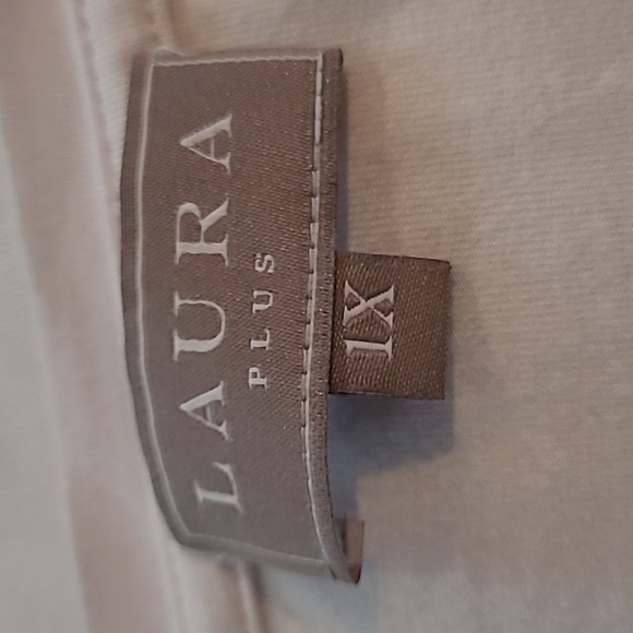 • Laura • White Embellished Women's Top - Picture 6 of 8